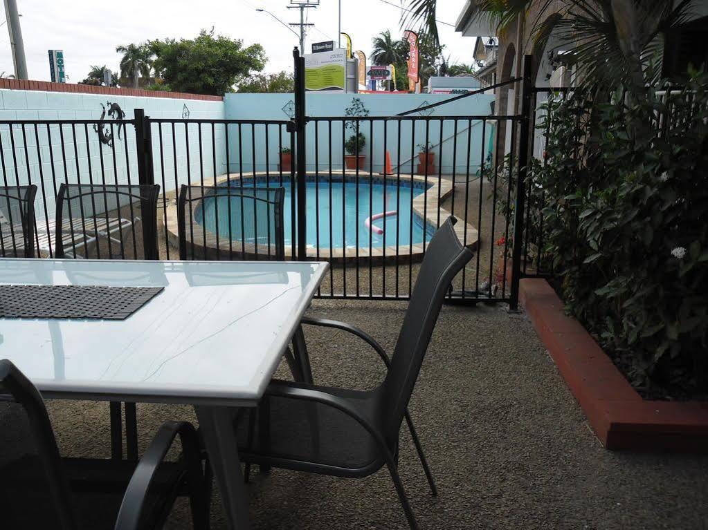 Banjo Paterson Motor Inn Townsville Dış mekan fotoğraf