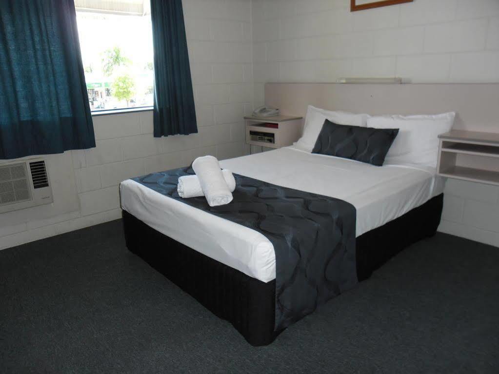Banjo Paterson Motor Inn Townsville Dış mekan fotoğraf