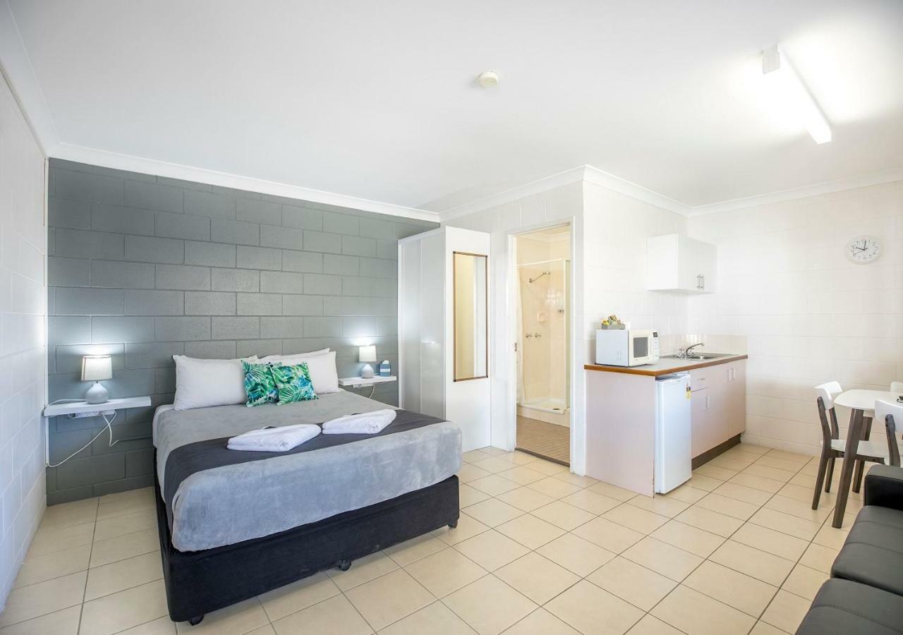 Banjo Paterson Motor Inn Townsville Dış mekan fotoğraf